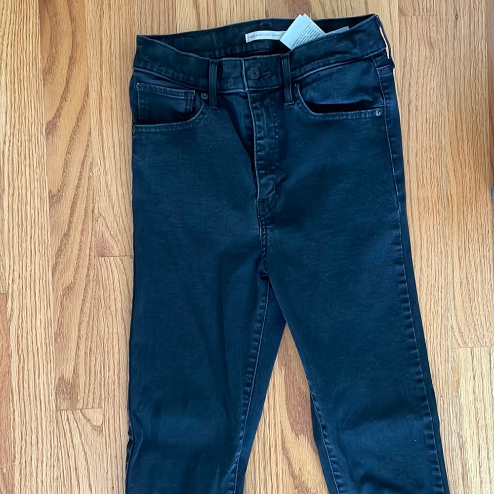Levi’s black super skinny size 28